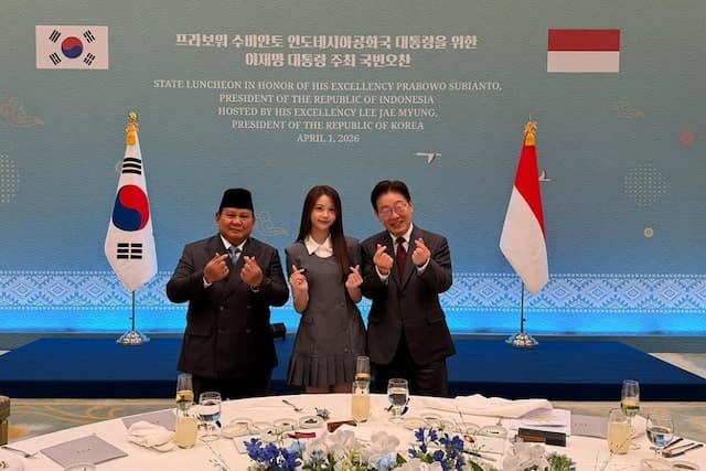 Prabowo dan Lee Jae Myung Kompak Pose Finger Heart dengan Carmen, Idol K-Pop Asal Indonesia Prabowo dan Lee Jae Myung Kompak Pose Finger Heart dengan Carmen, Idol K-Pop Asal Indonesia