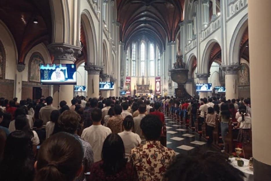 Misa Minggu Paskah di Gereja Katedral Jakarta, Kardinal Ignatius Suharyo Ingatkan Pesan Pertobatan Ekologis Misa Minggu Paskah di Gereja Katedral Jakarta, Kardinal Ignatius Suharyo Ingatkan Pesan Pertobatan Ekologis