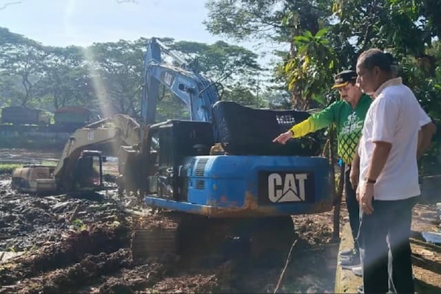 Antisipasi Banjir di Pesanggrahan, Pemkot Jaksel Lakukan Pengerukan Kali Antisipasi Banjir di Pesanggrahan, Pemkot Jaksel Lakukan Pengerukan Kali