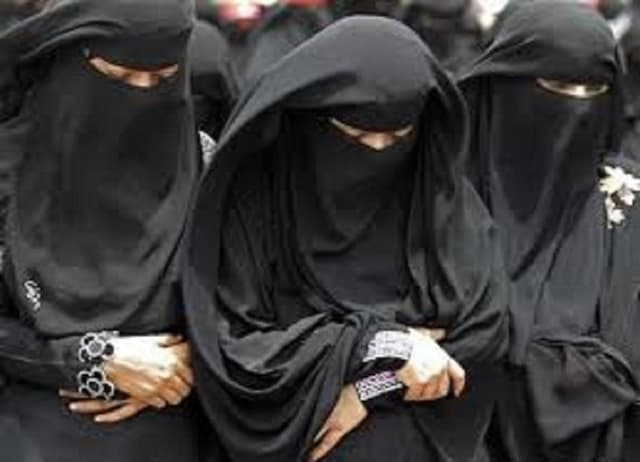 Hukum Salat Memakai Cadar, Begini Penjelasan Ulama dan 4 Mazhab Hukum Salat Memakai Cadar, Begini Penjelasan Ulama dan 4 Mazhab