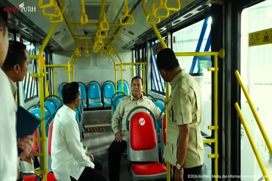Momen Prabowo Jajal Bus Listrik Terbaru Transjakarta di Pabrik Perakitan Magelang Momen Prabowo Jajal Bus Listrik Terbaru Transjakarta di Pabrik Perakitan Magelang