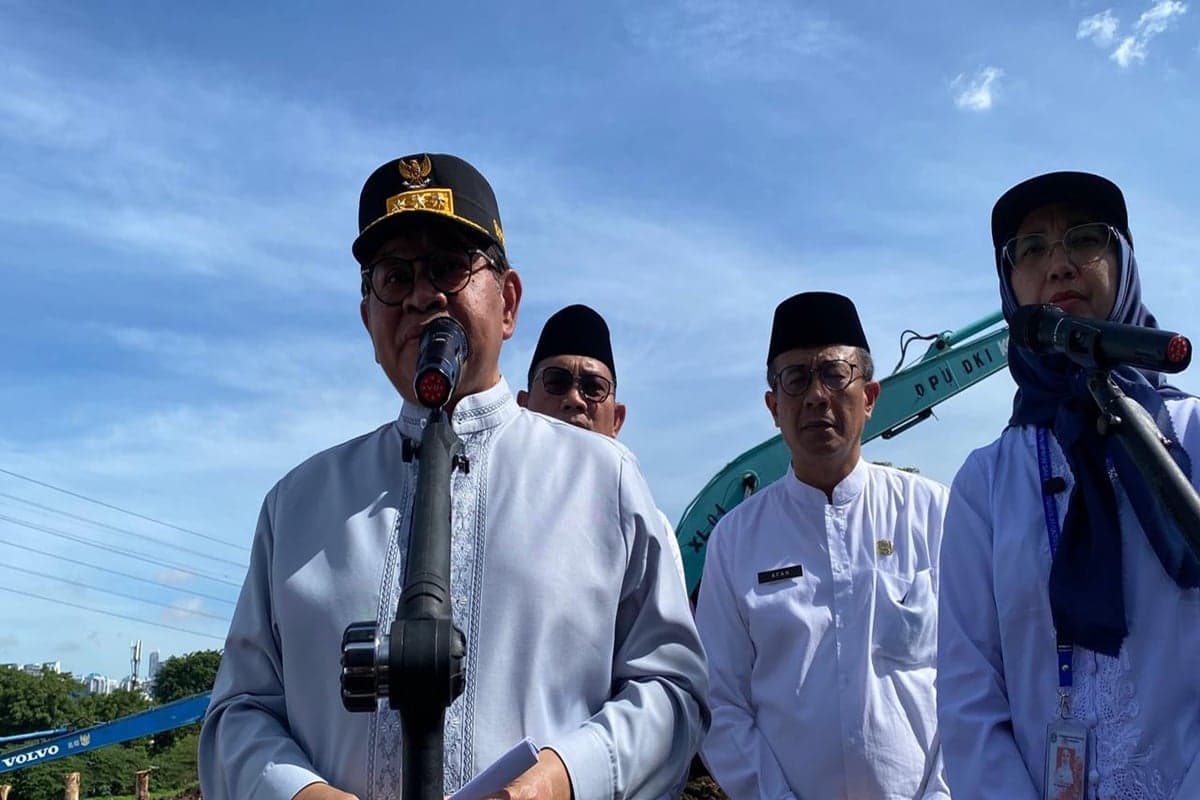 Parkir Liar Dekat MRT Lebak Bulus Bikin Semrawut, Pramono Minta Wali Kota Jaksel Turun Tangan Parkir Liar Dekat MRT Lebak Bulus Bikin Semrawut, Pramono Minta Wali Kota Jaksel Turun Tangan