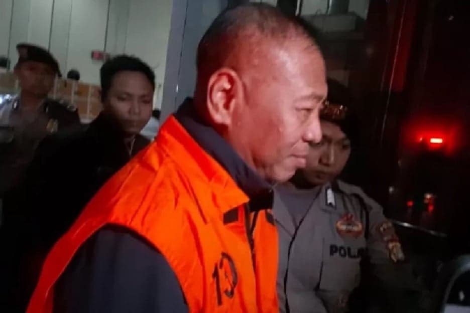 Rumah Bupati Gatut Sunu Digeledah, KPK Sita Dokumen Pengunduran Diri Pejabat Rumah Bupati Gatut Sunu Digeledah, KPK Sita Dokumen Pengunduran Diri Pejabat