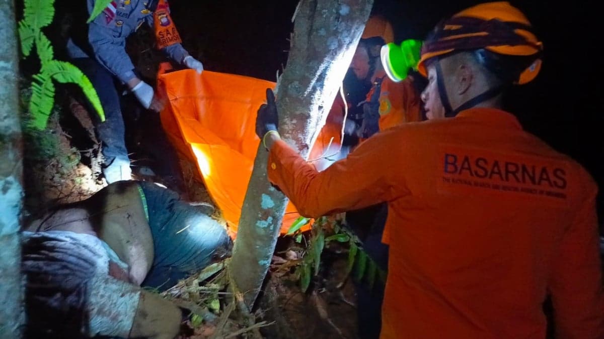 Kronologi Helikopter Jatuh di Sekadau Kalbar, Sempat Kirim Sinyal Darurat Kronologi Helikopter Jatuh di Sekadau Kalbar, Sempat Kirim Sinyal Darurat