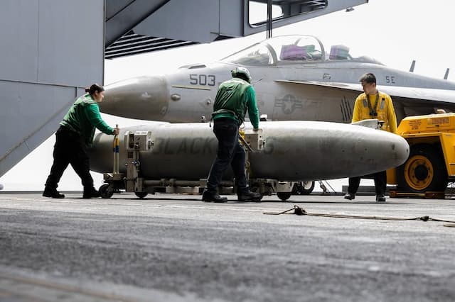 Gencatan Senjata untuk Perkuat Logistik Militer, Trump Kirim Sinyal Lanjutkan Perang Iran Gencatan Senjata untuk Perkuat Logistik Militer, Trump Kirim Sinyal Lanjutkan Perang Iran