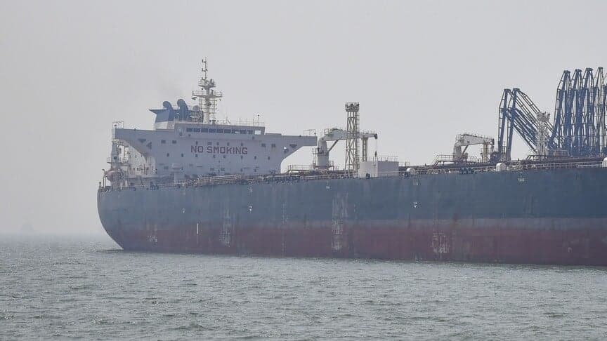 Lebih dari 40 Kapal Kontainer Masih Terdampar di Teluk Lebih dari 40 Kapal Kontainer Masih Terdampar di Teluk