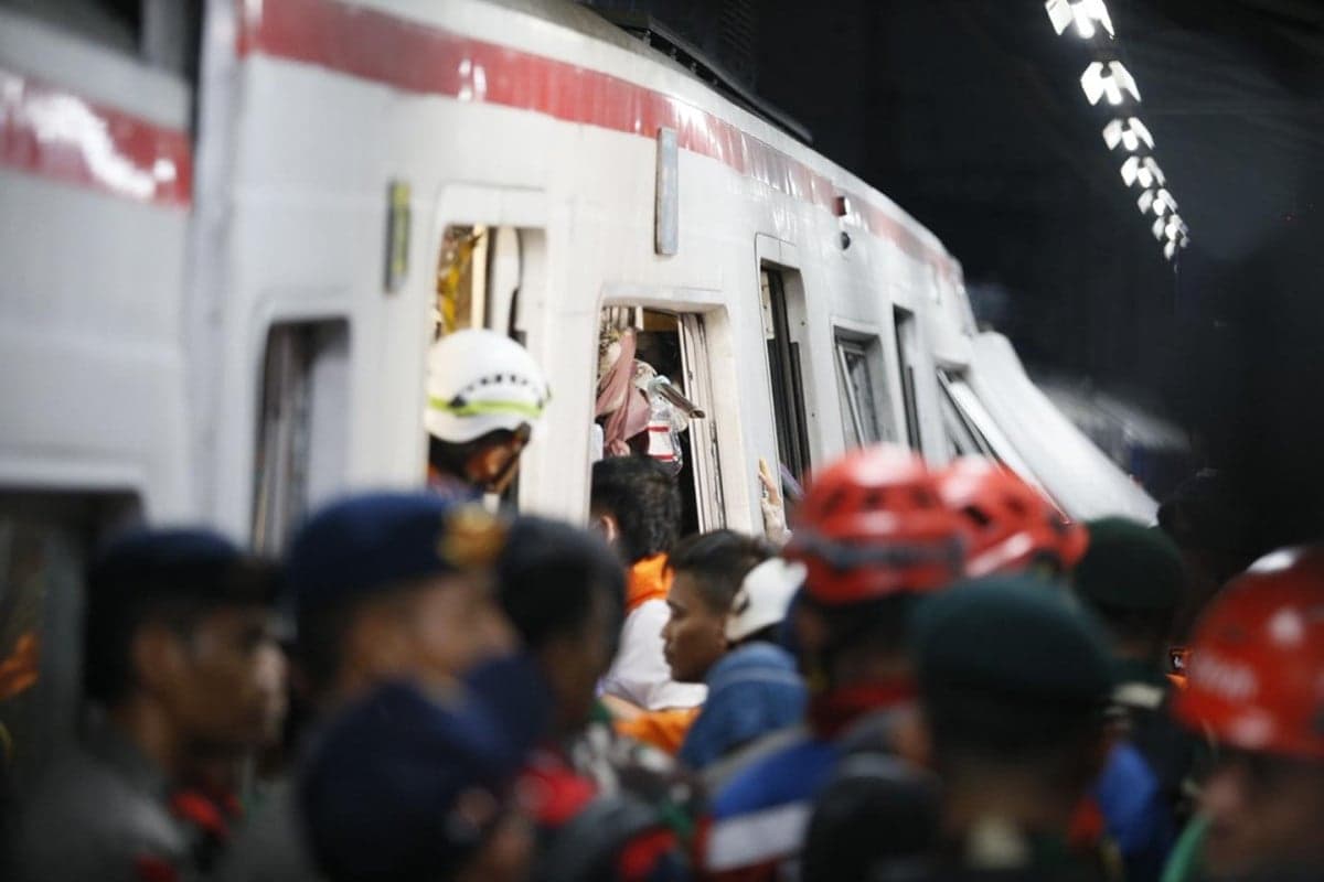 52 Korban Tabrakan Kereta di Bekasi Timur Dirawat di RSUD Kota Bekasi, Ini Daftar Namanya 52 Korban Tabrakan Kereta di Bekasi Timur Dirawat di RSUD Kota Bekasi, Ini Daftar Namanya