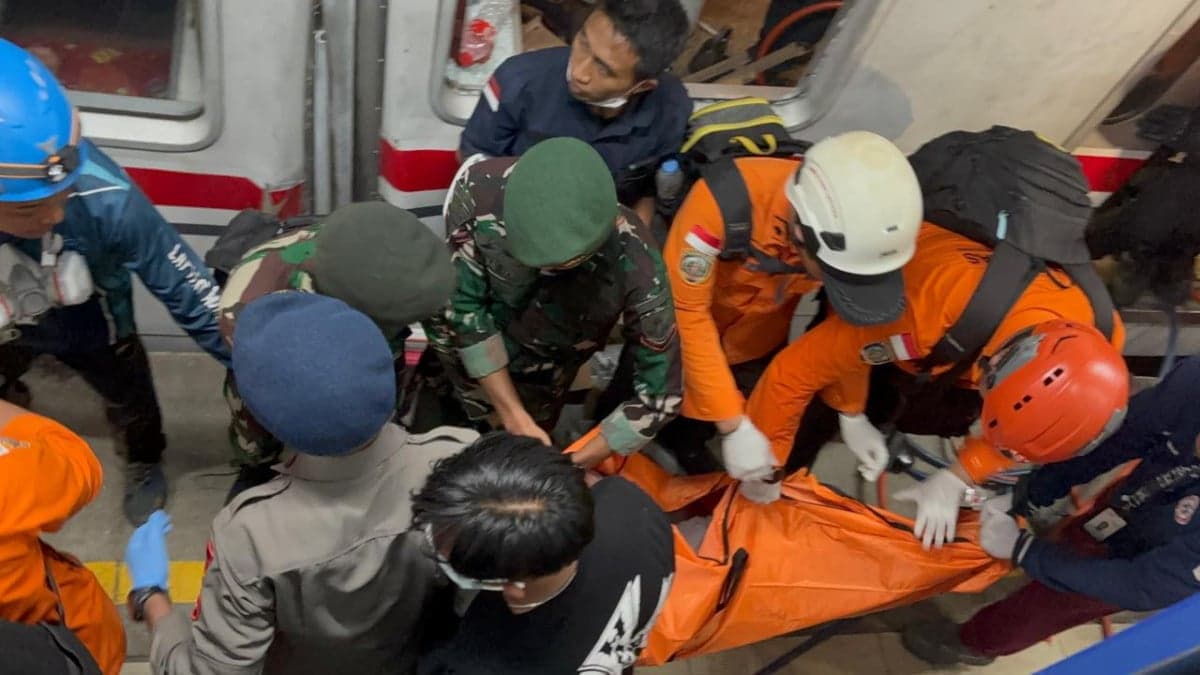 10 Jenazah Korban Kecelakaan KA Argo Bromo Anggrek dan KRL di RS Polri Belum Teridentifikasi 10 Jenazah Korban Kecelakaan KA Argo Bromo Anggrek dan KRL di RS Polri Belum Teridentifikasi