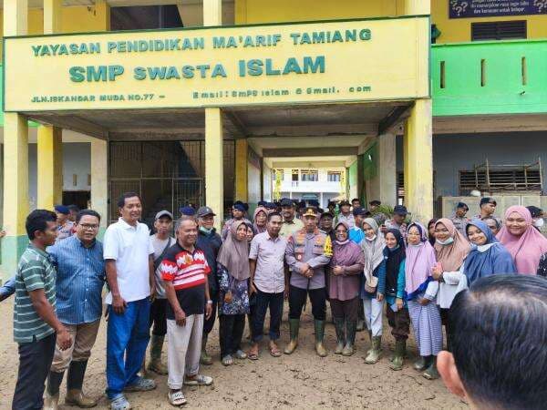 Tinjau Aceh Tamiang, Kapolri Targetkan Sekolah Bisa Segera Beroperasi Tinjau Aceh Tamiang, Kapolri Targetkan Sekolah Bisa Segera Beroperasi