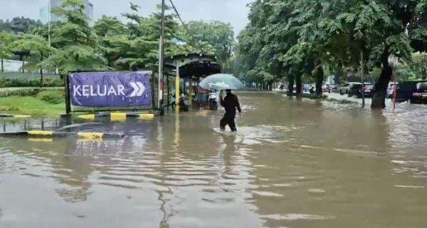 Hujan Deras di Jakarta, 45 RT dan 22 Ruas Jalan Terendam Banjir Hujan Deras di Jakarta, 45 RT dan 22 Ruas Jalan Terendam Banjir