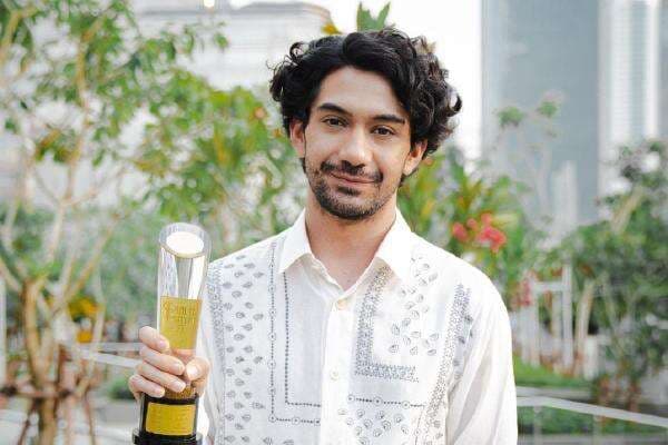 Sukses Garap Film Pangku, Reza Rahadian Ternyata Terinspirasi Ibunya Sukses Garap Film Pangku, Reza Rahadian Ternyata Terinspirasi Ibunya