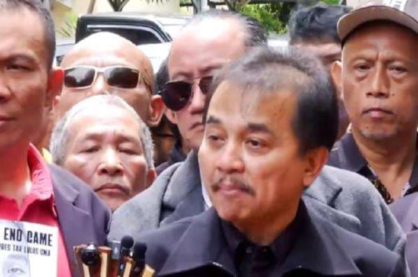 Alasan Roy Suryo Cs Dicekal ke Luar Negeri Alasan Roy Suryo Cs Dicekal ke Luar Negeri