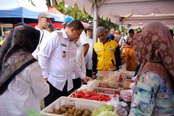 Wali Kota Makassar Sebut Gerakan Pangan Murah Mudahkan Warga dapat Harga Terjangkau Wali Kota Makassar Sebut Gerakan Pangan Murah Mudahkan Warga dapat Harga Terjangkau