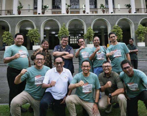 Anies Baswedan Hadiri Reuni UGM Lintas Angkatan, Netizen: Ijazahnya Asli Semua Bah? Anies Baswedan Hadiri Reuni UGM Lintas Angkatan, Netizen: Ijazahnya Asli Semua Bah?