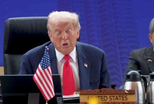 Trump Akan Pangkas Pajak Penghasilan Selama Dua Tahun ke Depan Trump Akan Pangkas Pajak Penghasilan Selama Dua Tahun ke Depan