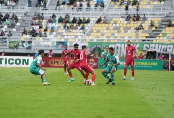Malut United Ambil Pelajaran Usai Kalah 1-2 dari Persebaya Surabaya di Super League 2025-2026 Malut United Ambil Pelajaran Usai Kalah 1-2 dari Persebaya Surabaya di Super League 2025-2026