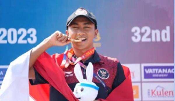 Rashif Amila Yaqin Mengamuk di Rayong! Triathlon Antar Indonesia Tembus 82 Emas SEA Games 2025 Rashif Amila Yaqin Mengamuk di Rayong! Triathlon Antar Indonesia Tembus 82 Emas SEA Games 2025