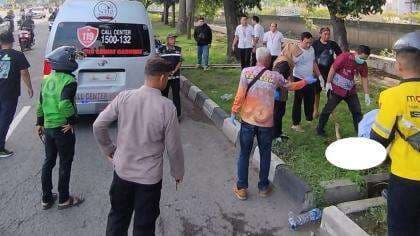 Perempuan Nekat Bakar Diri di Samping Pos Polisi, Identitasnya Terungkap Perempuan Nekat Bakar Diri di Samping Pos Polisi, Identitasnya Terungkap