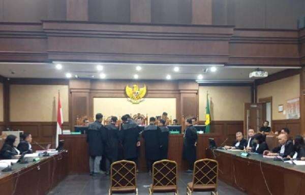 Sri Wahyuningsih Didakwa Perkaya Nadiem Makarim Rp809 Miliar terkait Pengadaan Laptop Chromebook Sri Wahyuningsih Didakwa Perkaya Nadiem Makarim Rp809 Miliar terkait Pengadaan Laptop Chromebook