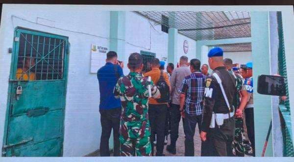 2 Oknum TNI Jadi Tersangka Penembakan 3 Polisi, Ditahan di Denpom Lampung 2 Oknum TNI Jadi Tersangka Penembakan 3 Polisi, Ditahan di Denpom Lampung