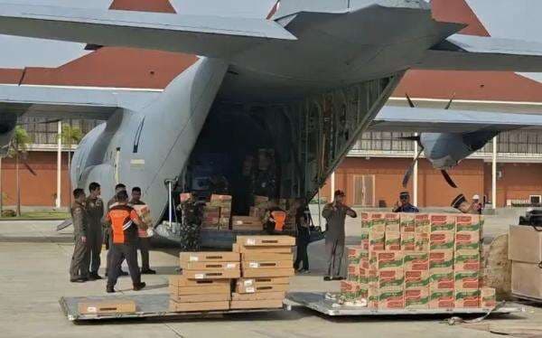 TNI Klaim 239,16 Ton Bantuan Logistik Sudah Dikirim ke Korban Bencana Sumatera TNI Klaim 239,16 Ton Bantuan Logistik Sudah Dikirim ke Korban Bencana Sumatera