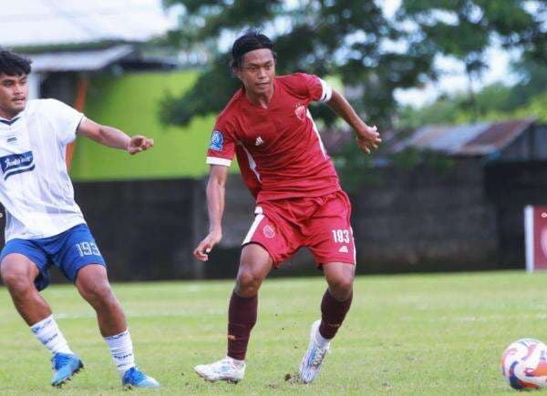 Kisah Kaka Amrullah Ronaldo Messi, Pemilik Nama Tiga Pemain Terbaik Dunia yang Nyaris Debut di Laga Persijap vs PSM Kisah Kaka Amrullah Ronaldo Messi, Pemilik Nama Tiga Pemain Terbaik Dunia yang Nyaris Debut di Laga Persijap vs PSM