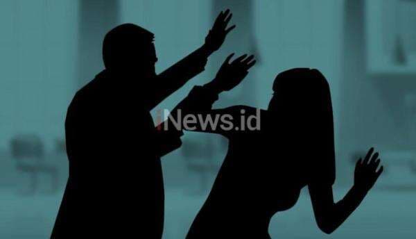 Brutal! Pria di Kutai Kartanegara Aniaya Kekasih Pakai Mandau karena Cemburu Brutal! Pria di Kutai Kartanegara Aniaya Kekasih Pakai Mandau karena Cemburu