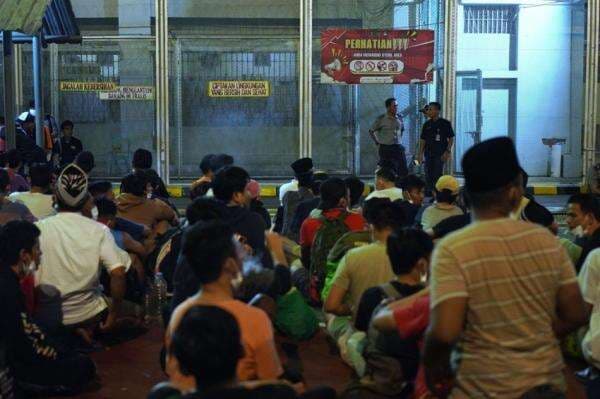 300 Napi Rutan Salemba Dipindahkan ke Jawa Barat dan Banten dalam Semalam 300 Napi Rutan Salemba Dipindahkan ke Jawa Barat dan Banten dalam Semalam