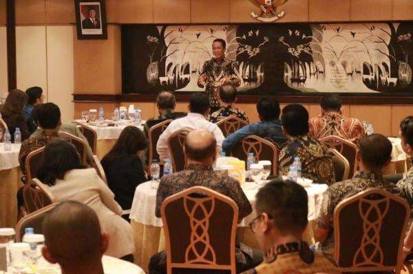 Silaturahmi Menkum dengan Pemred: Bahas KUHP-KUHAP hingga Bantuan Hukum Silaturahmi Menkum dengan Pemred: Bahas KUHP-KUHAP hingga Bantuan Hukum