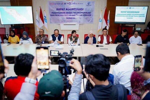 2.400 BTS Lumpuh akibat Banjir Sumatera, Pemerintah dan Operator Kebut Pemulihan 2.400 BTS Lumpuh akibat Banjir Sumatera, Pemerintah dan Operator Kebut Pemulihan