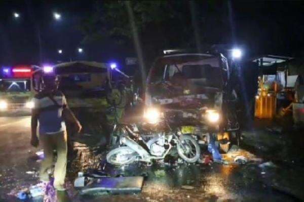 Kronologi Kecelakaan Maut di Ring Road Tuban, 2 Pemotor Tewas Terjepit di Antara Truk Kronologi Kecelakaan Maut di Ring Road Tuban, 2 Pemotor Tewas Terjepit di Antara Truk