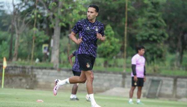 Ezra Walian dan Jaja Merapat ke Persija? Bos Macan Kemayoran Akhirnya Buka Suara! Ezra Walian dan Jaja Merapat ke Persija? Bos Macan Kemayoran Akhirnya Buka Suara!