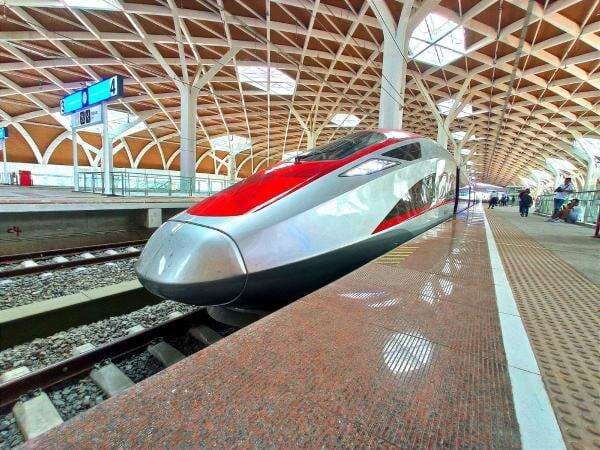 KCIC Serahkan Restrukturisasi Utang Whoosh ke Danantara KCIC Serahkan Restrukturisasi Utang Whoosh ke Danantara