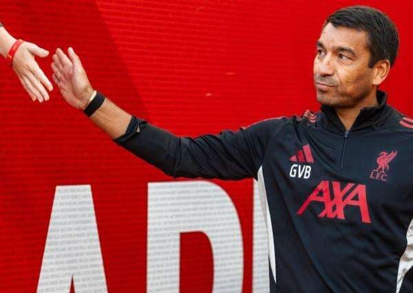 Adu Gaji Calon Kuat Pelatih Timnas Indonesia John Heitinga dengan Giovanni van Bronckhorst, bak Bumi dan Langit Adu Gaji Calon Kuat Pelatih Timnas Indonesia John Heitinga dengan Giovanni van Bronckhorst, bak Bumi dan Langit