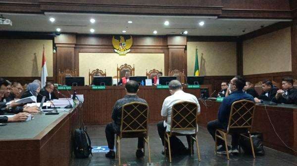 3 Hakim Vonis Bebas Ronald Tannur Dituntut 9-12 Tahun Penjara 3 Hakim Vonis Bebas Ronald Tannur Dituntut 9-12 Tahun Penjara