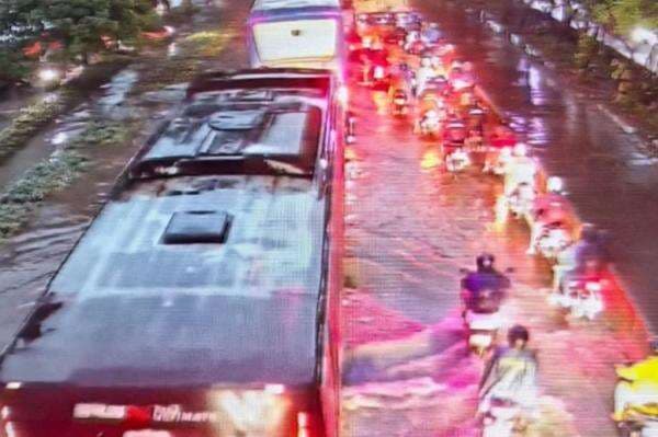 Banjir Jabodetabek, Jalan Daan Mogot-Taman Kota Jakbar Terendam Pagi Ini Banjir Jabodetabek, Jalan Daan Mogot-Taman Kota Jakbar Terendam Pagi Ini