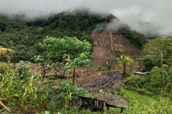 Bencana Longsor Terjang Manggarai Timur NTT, 3 Orang Tewas Bencana Longsor Terjang Manggarai Timur NTT, 3 Orang Tewas