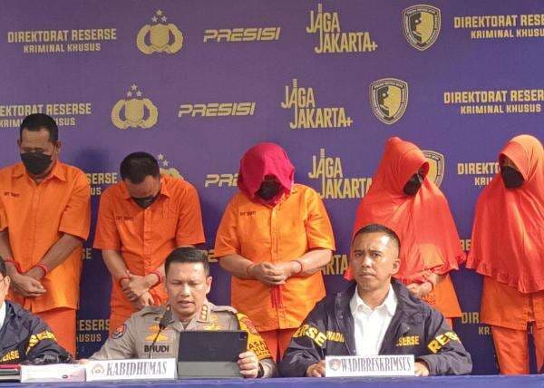 5 Pelaku Aborsi Ilegal di Apartemen Jaktim Ditangkap, Ada yang Berperan sebagai Dokter 5 Pelaku Aborsi Ilegal di Apartemen Jaktim Ditangkap, Ada yang Berperan sebagai Dokter