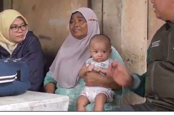 Kisah Ajaib Bayi 3 Bulan Selamat dari Banjir Bandang Agam, Kini Sebatang Kara Kisah Ajaib Bayi 3 Bulan Selamat dari Banjir Bandang Agam, Kini Sebatang Kara