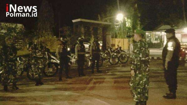 77 Personel Kodim 1402/Polman Perkuat Pengamanan Idul Fitri 1446 H di Polewali Mandar 77 Personel Kodim 1402/Polman Perkuat Pengamanan Idul Fitri 1446 H di Polewali Mandar