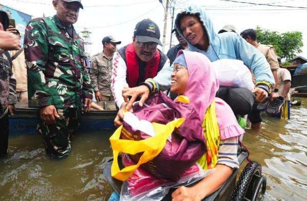 Banjir di Kalsel, Korban Meninggal Dapat Santunan Rp15 Juta Banjir di Kalsel, Korban Meninggal Dapat Santunan Rp15 Juta