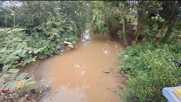 Pegiat Lingkungan Sorot Pembuangan Limbah Tinja di Sungai Kocon, Desak DLH Terbuka Tangani Kasus Pegiat Lingkungan Sorot Pembuangan Limbah Tinja di Sungai Kocon, Desak DLH Terbuka Tangani Kasus