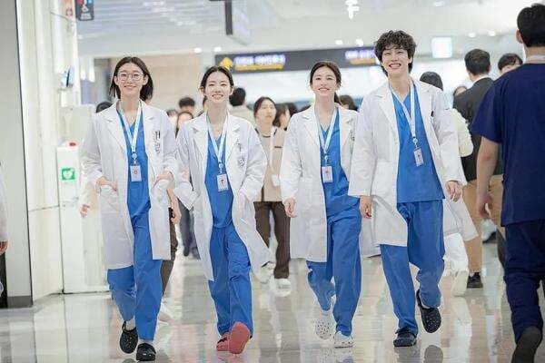 5 Drama Korea Tayang April 2025, Nomor 2 Spin-Off Hospital Playlist 5 Drama Korea Tayang April 2025, Nomor 2 Spin-Off Hospital Playlist