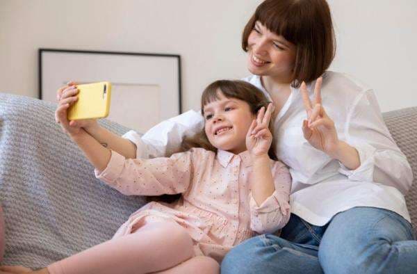 Agar Tak Tantrum, Ini 5 Cara Ajarkan Anak Bijak Gunakan Gadget Agar Tak Tantrum, Ini 5 Cara Ajarkan Anak Bijak Gunakan Gadget