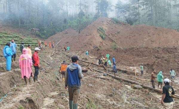BNPB Catat Rentetan Bencana 24 Jam Terakhir, Banjir hingga Longsor Telan Korban Hilang BNPB Catat Rentetan Bencana 24 Jam Terakhir, Banjir hingga Longsor Telan Korban Hilang