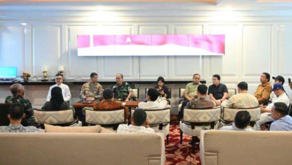 Lima Poin Kesepakatan Driver Online dengan Aplikator di Kantor Gubernur Sulsel, Ancam Lapor KPPU Lima Poin Kesepakatan Driver Online dengan Aplikator di Kantor Gubernur Sulsel, Ancam Lapor KPPU