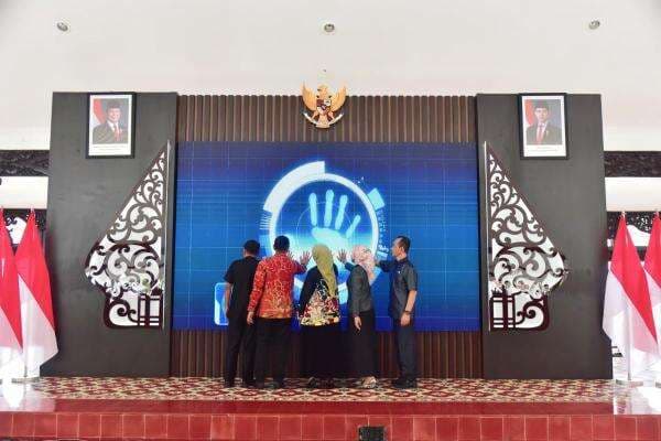 Sambat Bunda, Inovasi Digital untuk Pengaduan Masyarakat Lumajang Berbasis AI Sambat Bunda, Inovasi Digital untuk Pengaduan Masyarakat Lumajang Berbasis AI