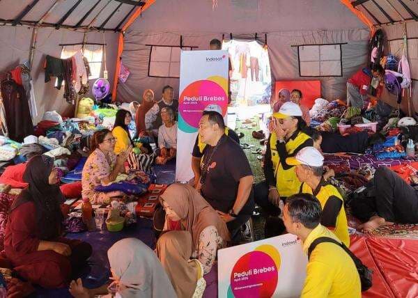 Indosat Hadir di Tengah Pengungsi Bencana Tanah Bergerak Brebes Indosat Hadir di Tengah Pengungsi Bencana Tanah Bergerak Brebes
