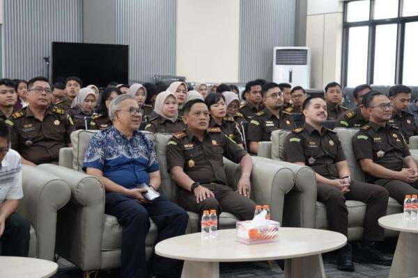 Pasca Ramadan, Kejari Karawang Gelar Halal Bihalal dan Seminar Motivasi Pasca Ramadan, Kejari Karawang Gelar Halal Bihalal dan Seminar Motivasi