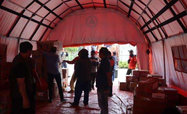 Percepat Pemulihan Bencana, Polri dan WWF Kirim Puluhan Ton Logistik ke Aceh Percepat Pemulihan Bencana, Polri dan WWF Kirim Puluhan Ton Logistik ke Aceh